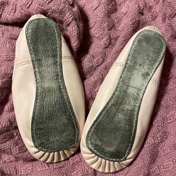 Ballet slippers, kids’ size 12 🩰 - Picture 2 of 4